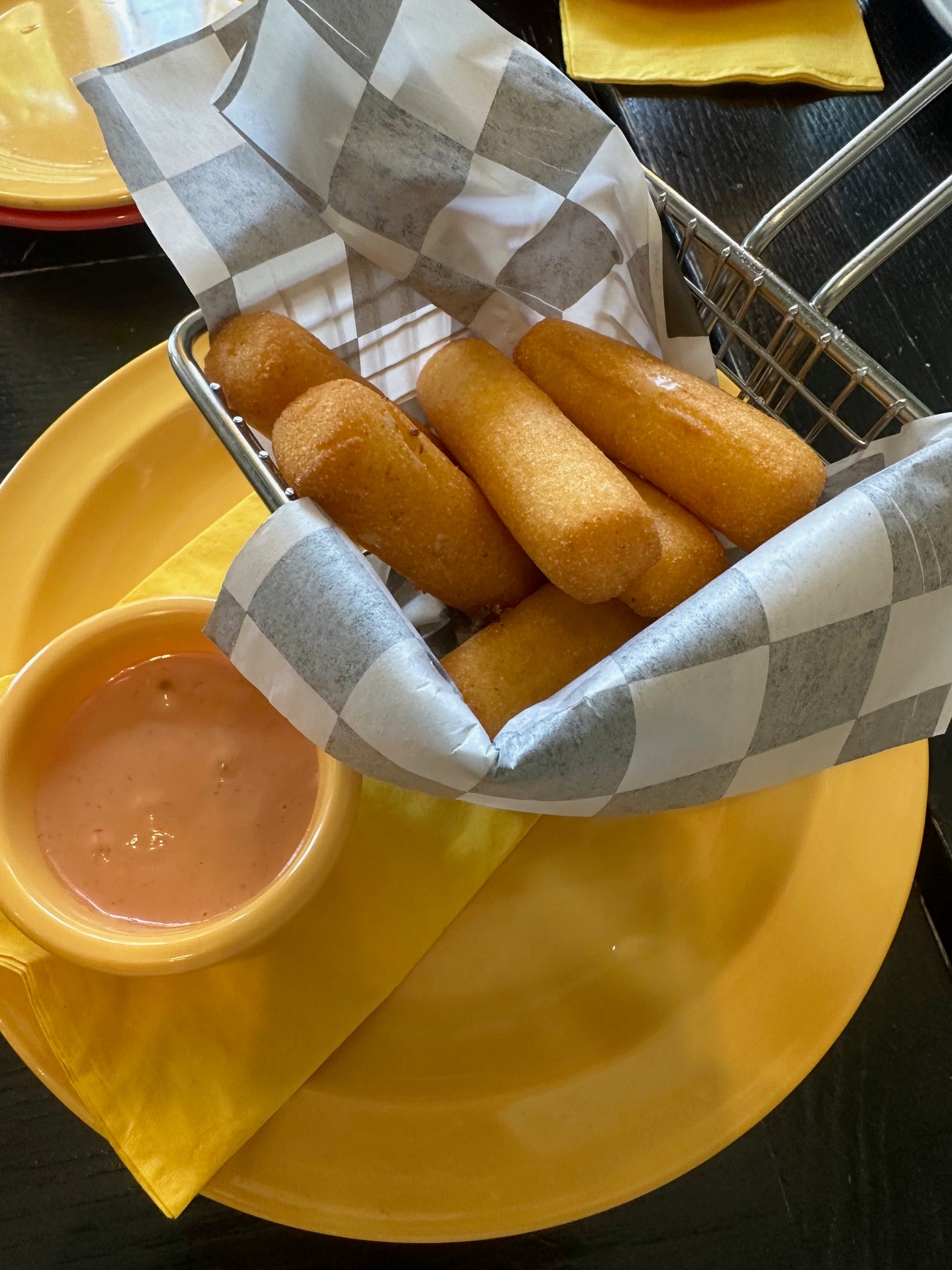 SORRULLITOS DE MAIZ RELLENOS DE QUESO (Corn Fritters Stuffed with cheese)