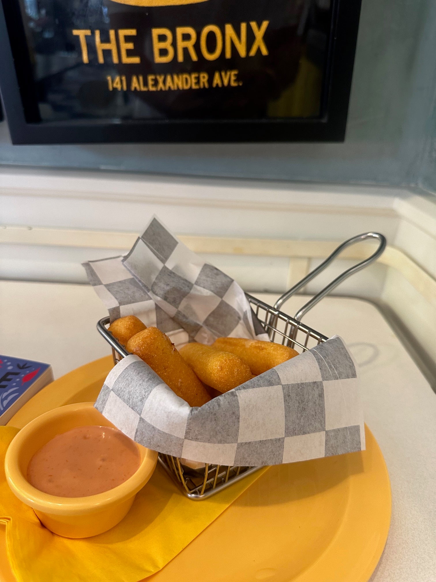 SORRULLITOS DE MAIZ RELLENOS DE QUESO (Corn Fritters Stuffed with cheese)